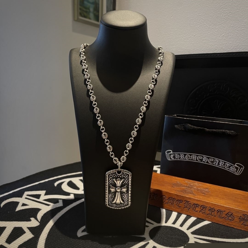 Ch**me He**ts necklaces